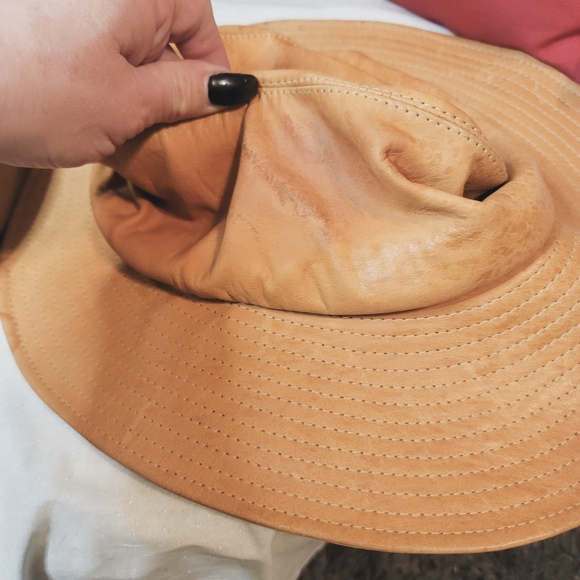 Tracy Watts New York Hat - Picture 2 of 11